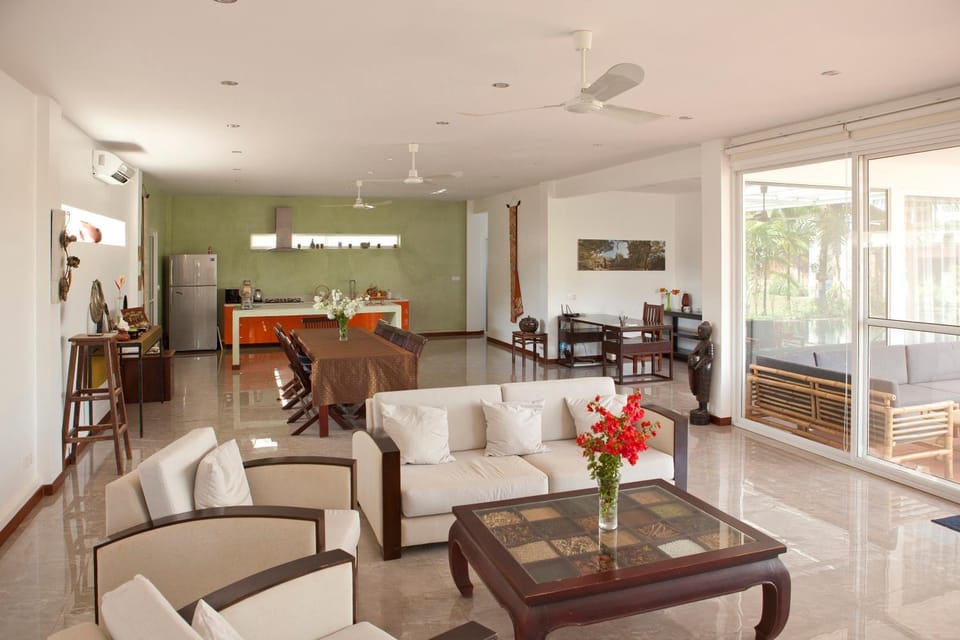 Communal lounge/ TV room, Lounge or bar, Banquet/Function facilities, Communal kitchen