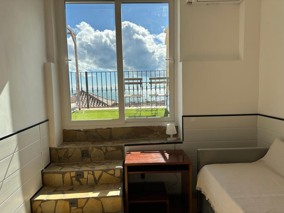 View (from property/room), Balcony/Terrace, Seating area