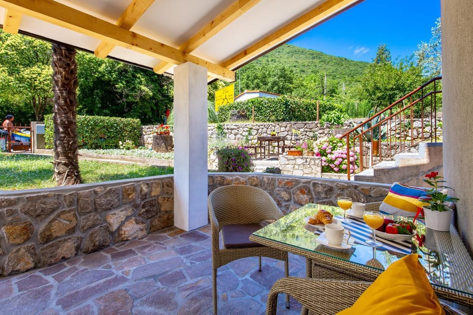 Spring, Natural landscape, Garden, Balcony/Terrace, Food and drinks, Garden view, Mountain view