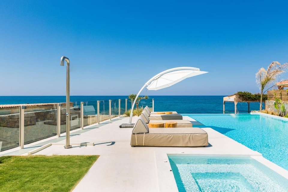 Balcony/Terrace, Sea view, Swimming pool