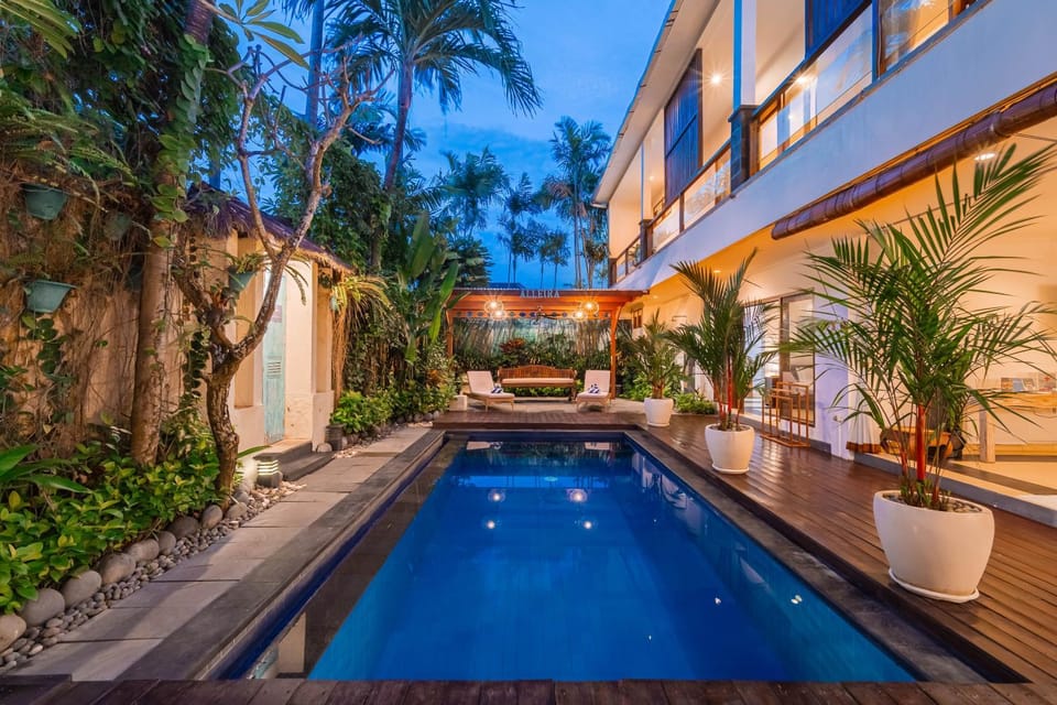 Property building, Garden view, Swimming pool, sunbed