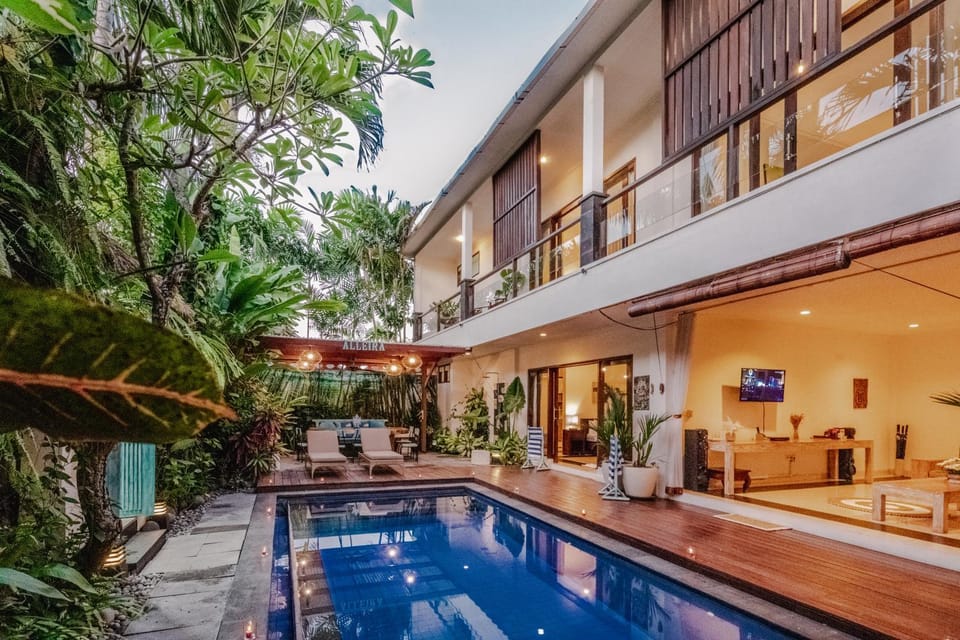 Property building, Day, Swimming pool