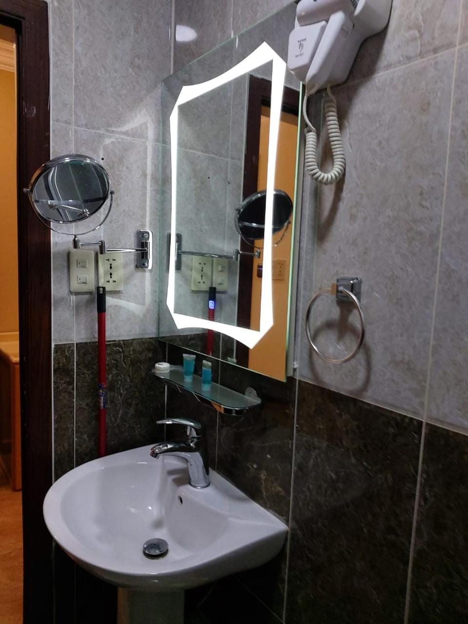 شقق بيوت الشرق المخدومة-اقتصادي Hotel in Al Khobar