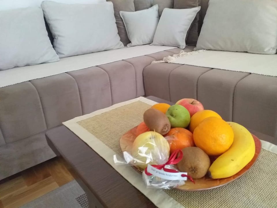 Living room, Seating area, Food