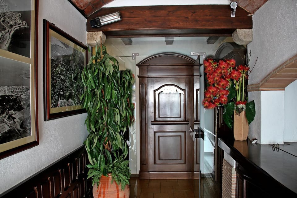 Lobby or reception, On site
