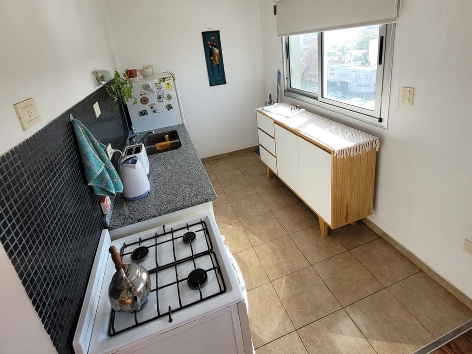 Kitchen or kitchenette, pet friendly, stove