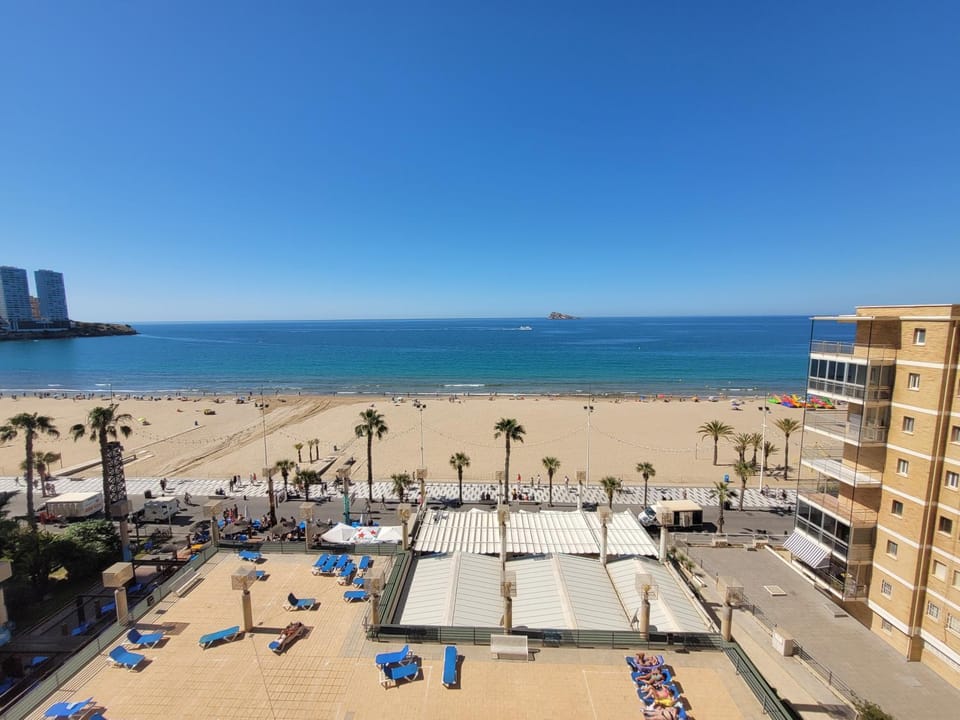 Pool view, Sea view