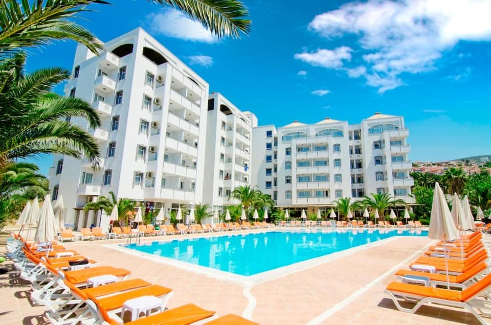 Property building, Swimming pool