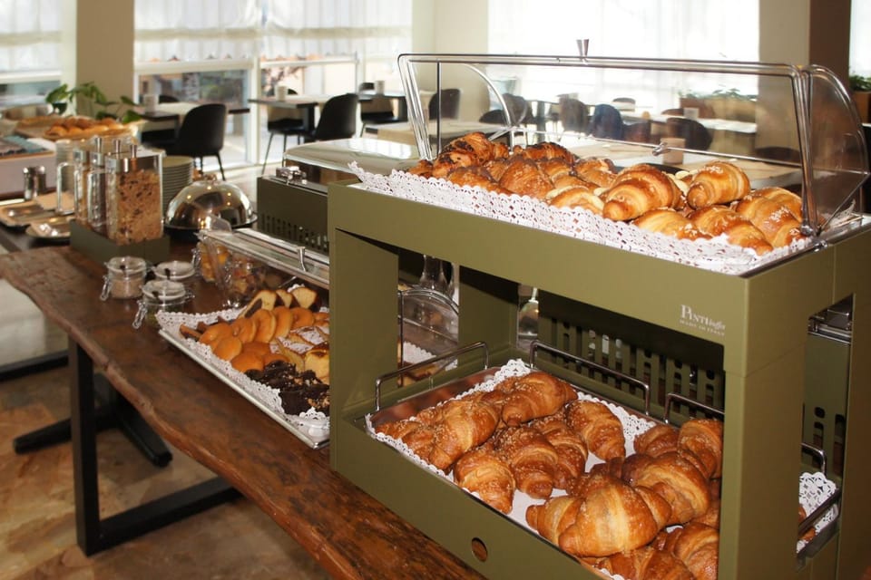 Breakfast, Continental breakfast, Buffet breakfast, Italian breakfast