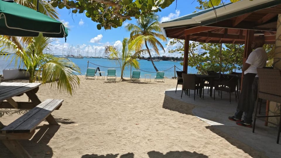 Property building, Restaurant/places to eat, Lounge or bar, Beach, Sea view