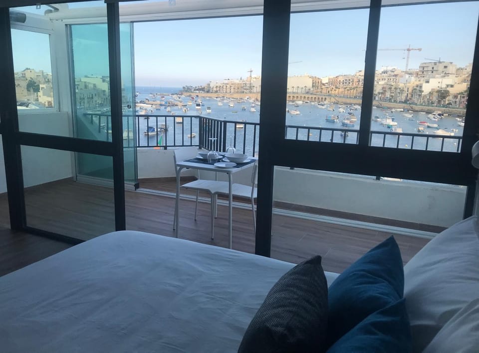Bed, View (from property/room), Balcony/Terrace, Dining area, Bedroom, Sea view