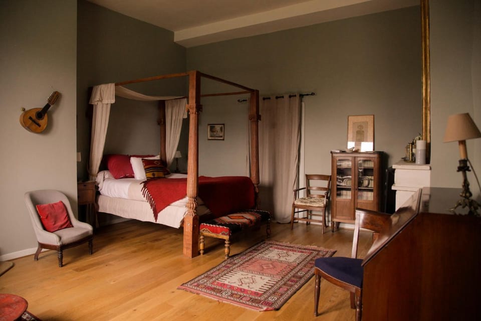 Bed, Bathroom