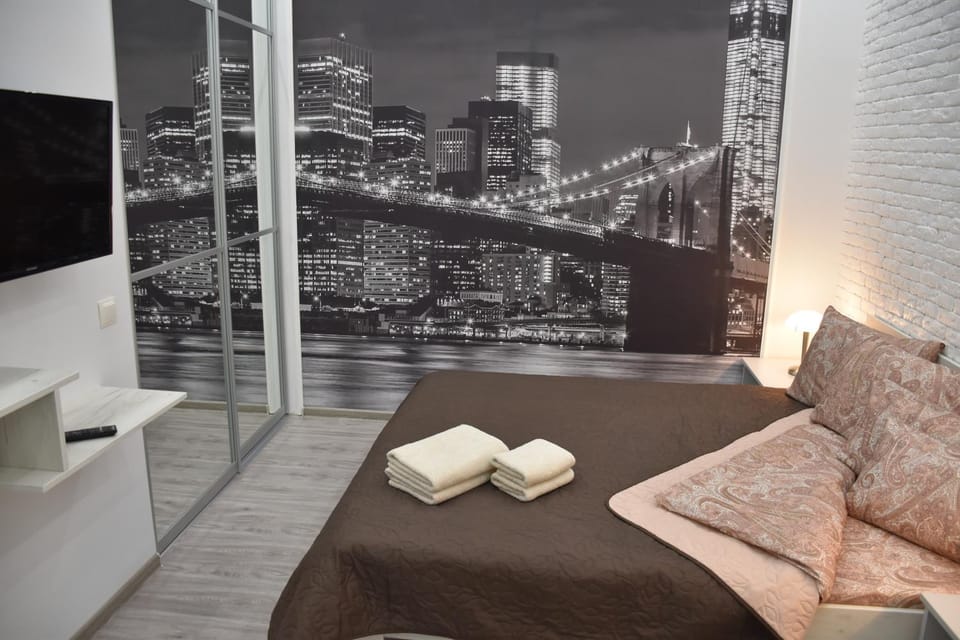 TV and multimedia, Photo of the whole room, Decorative detail, Bedroom