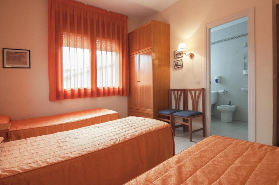 Hostal Montserrat Bed and Breakfast in Catalonia