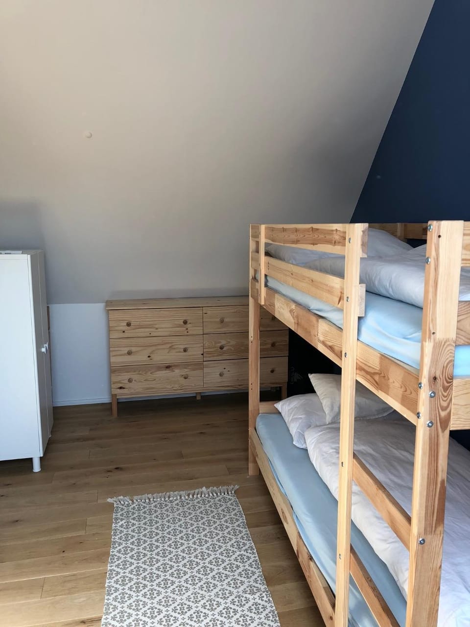 Bedroom, young children, bunk bed