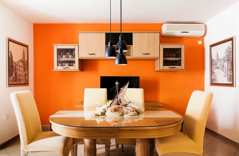 Living room, Dining area