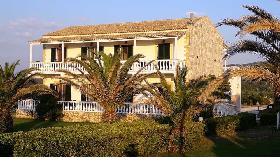 Elli Beach Apartments and Studios Bed and Breakfast in Corfu, Greece