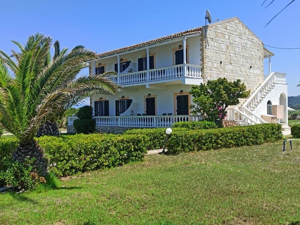 Elli Beach Apartments and Studios Bed and Breakfast in Corfu, Greece