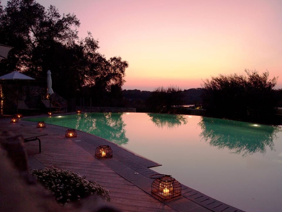 Lounge or bar, Pool view, Swimming pool, Swimming pool