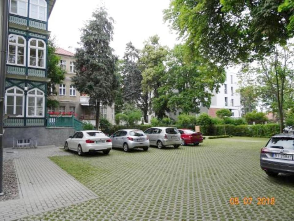 Facade/entrance, Parking