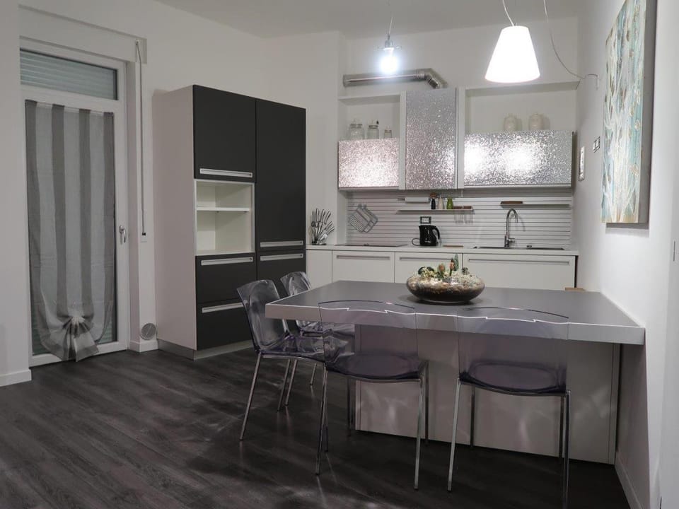 Coffee/tea facilities, Kitchen or kitchenette