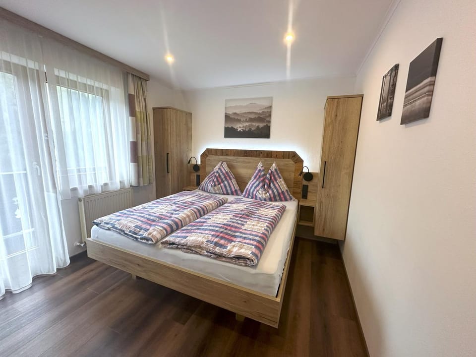 View (from property/room), Photo of the whole room, Bedroom, Mountain view