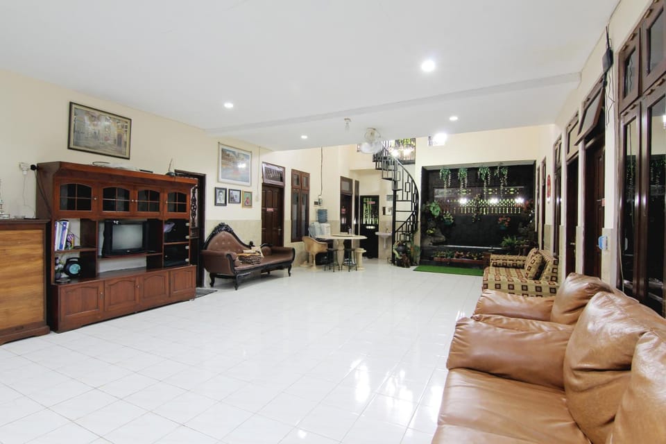 TV and multimedia, Living room, Lobby or reception, Seating area