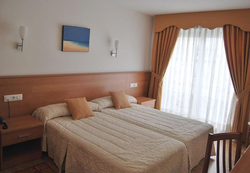 Bed, Photo of the whole room