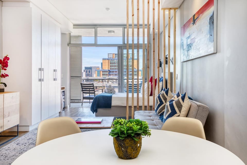Seating area, Dining area, City view