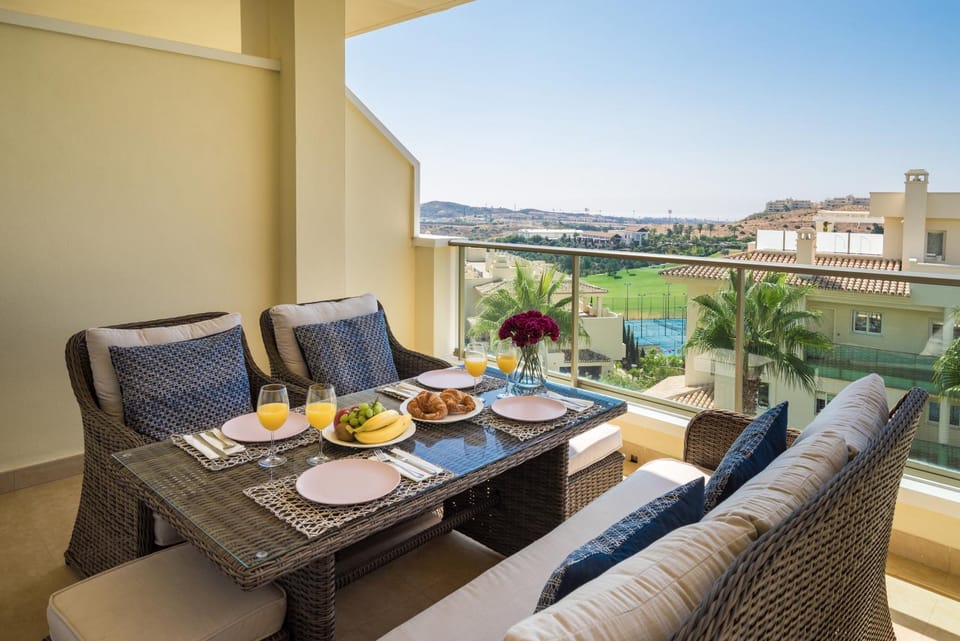 Property building, Golfcourse, View (from property/room), Balcony/Terrace, Sea view