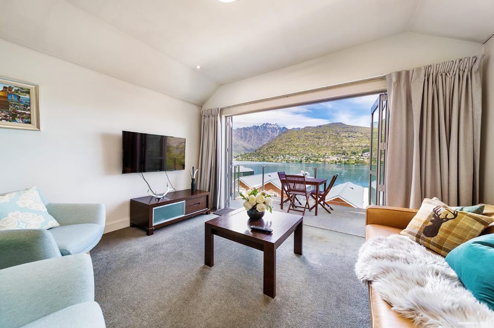 Alpine Village - 2 Bedroom Executive Apartment Apartment in Queenstown