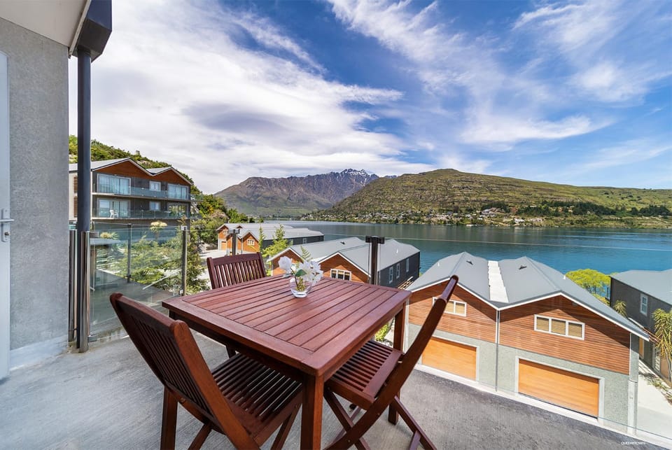 Alpine Village - 2 Bedroom Executive Apartment Apartment in Queenstown