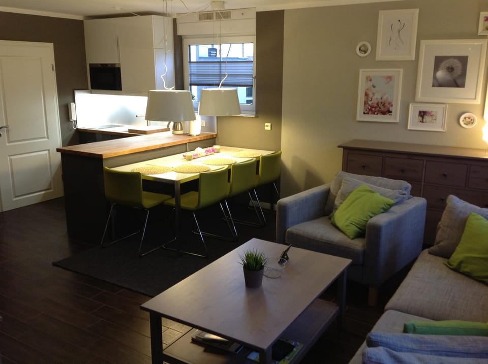 FeWo Buchheim, hochwertig und gemütlich, 5min zur S-Bahn Apartment in Berlin