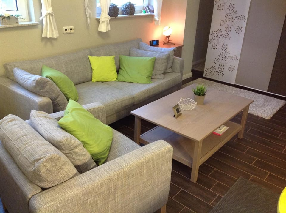 FeWo Buchheim, hochwertig und gemütlich, 5min zur S-Bahn Apartment in Berlin