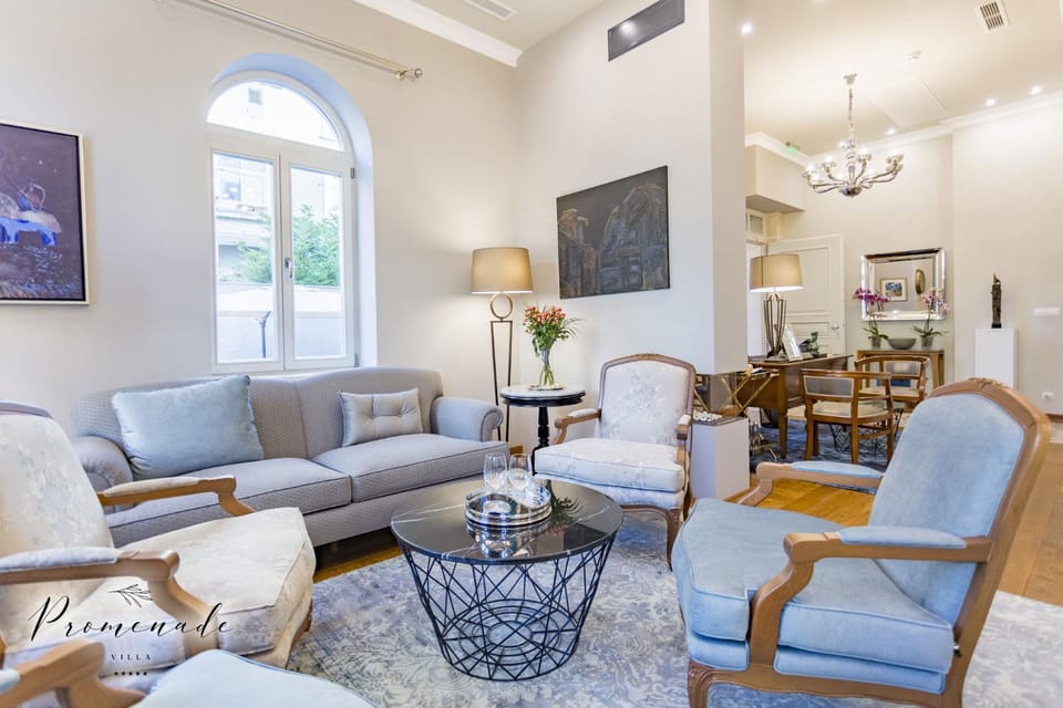 Living room, Decorative detail, Seating area
