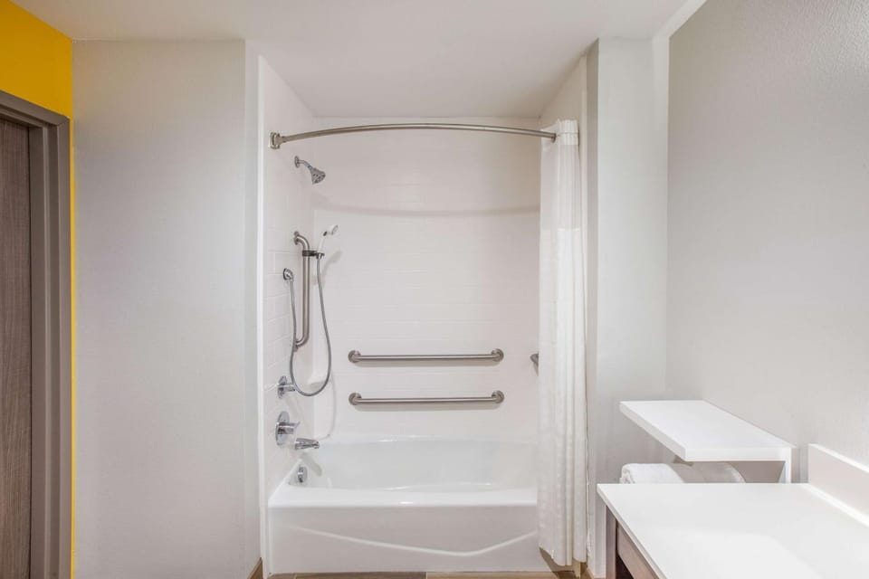 Bathroom, Photo of the whole room, On site