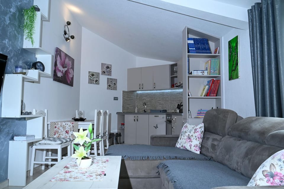 Lux apartmani Darija Apartment in Kotor Municipality