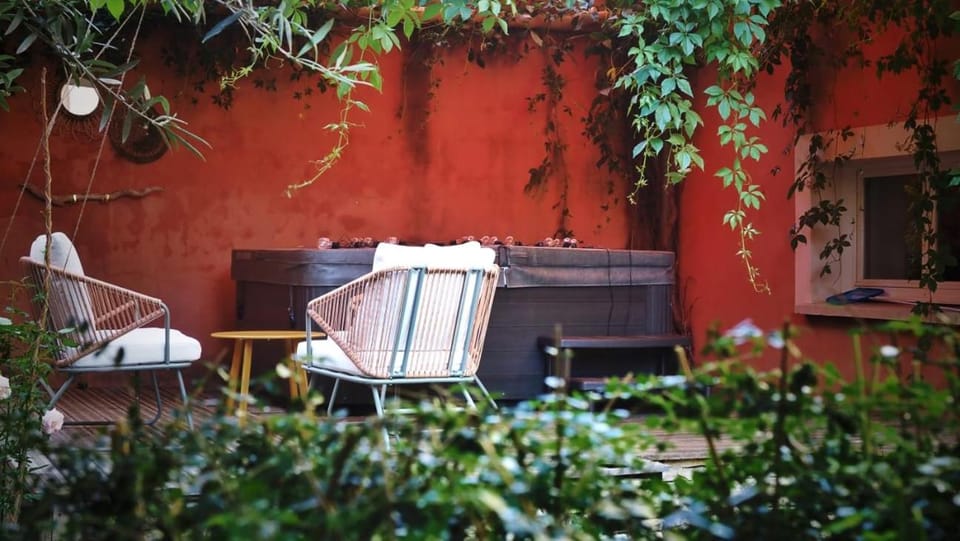 chambre condamine spa Bed and Breakfast in Occitanie