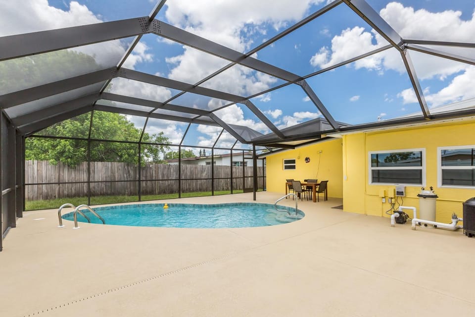 Property building, Patio, Swimming pool