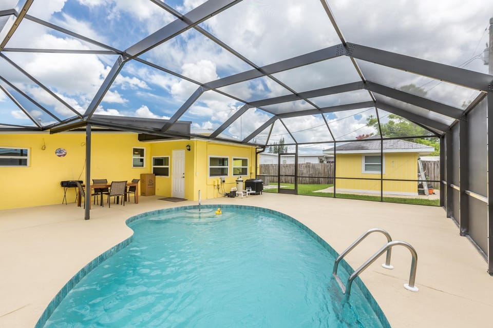Property building, Patio, Swimming pool