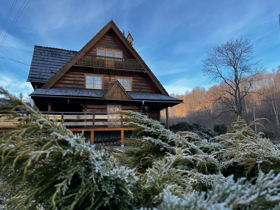 Property building, Day, Winter