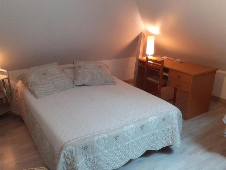 54 AV ROGERS MARTIN DU GARD Vacation rental in Normandy