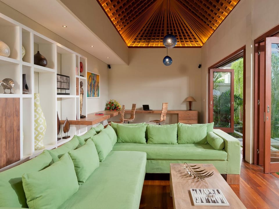 TV and multimedia, Seating area