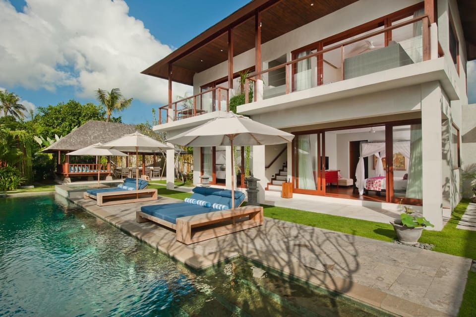 Property building, Balcony/Terrace, Swimming pool