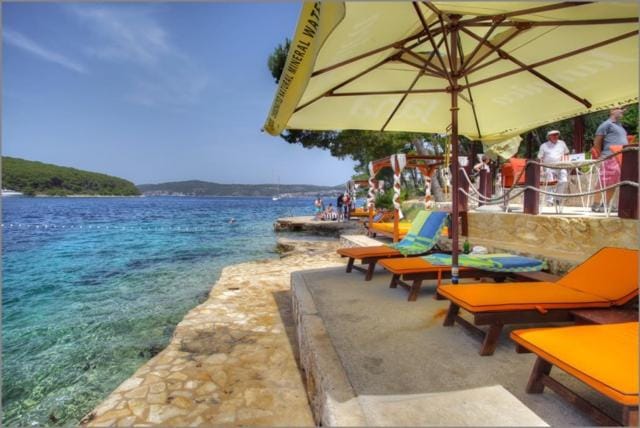 ROBINSONE houses THE DIAMOND OF HVAR Apartment in Hvar