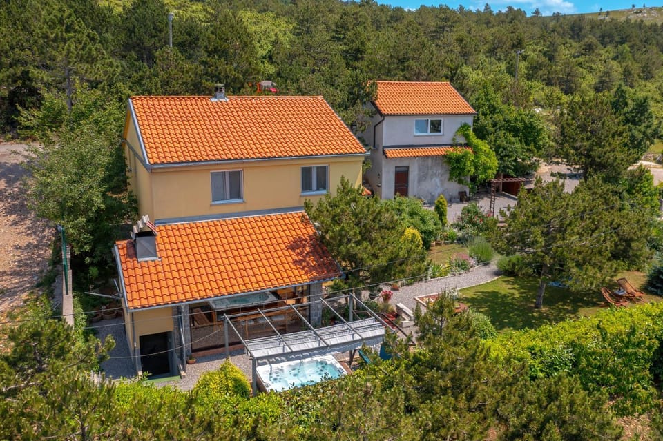Property building, Neighbourhood, Bird's eye view, Garden view