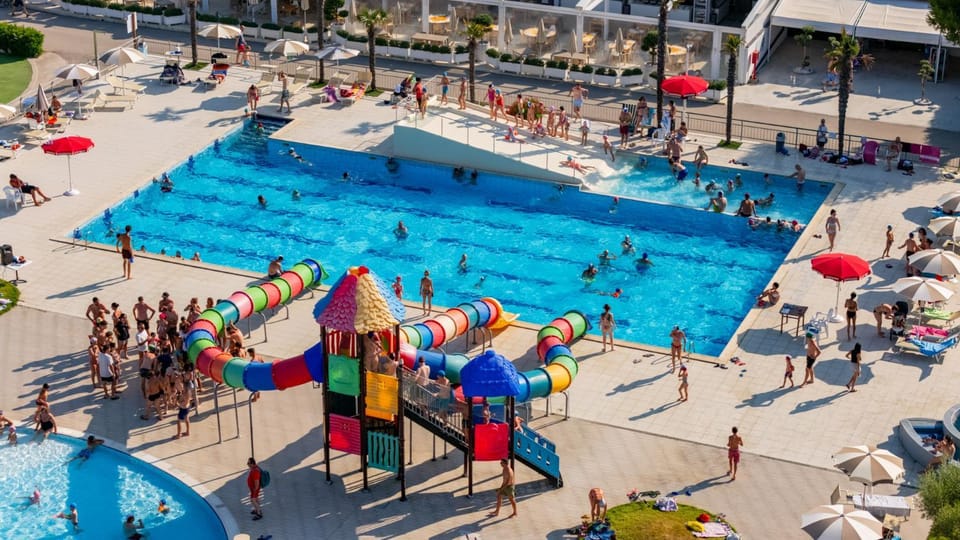 Aqua park, Swimming pool
