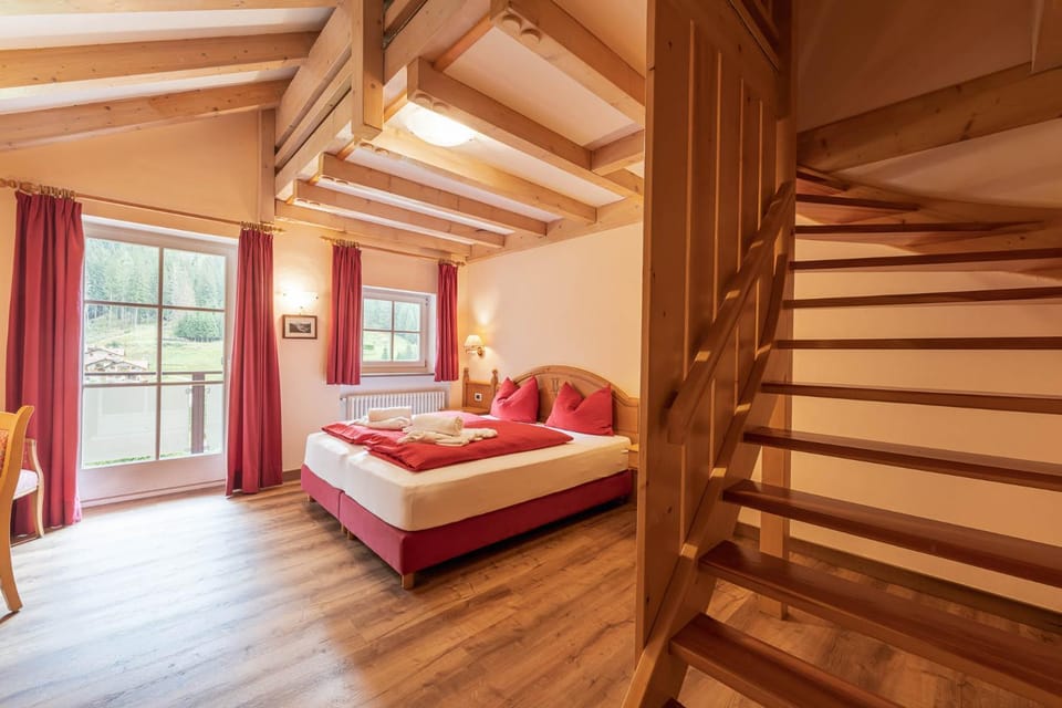 View (from property/room), Photo of the whole room, Bedroom