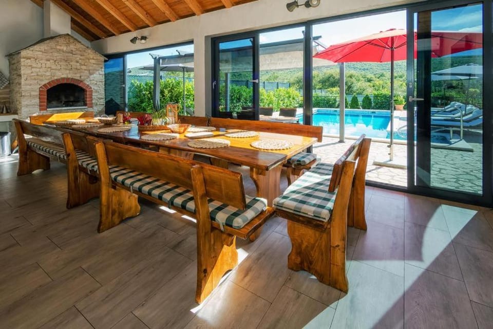Peaceful Dream Villa near Split with heated pool Villa in Split-Dalmatia County