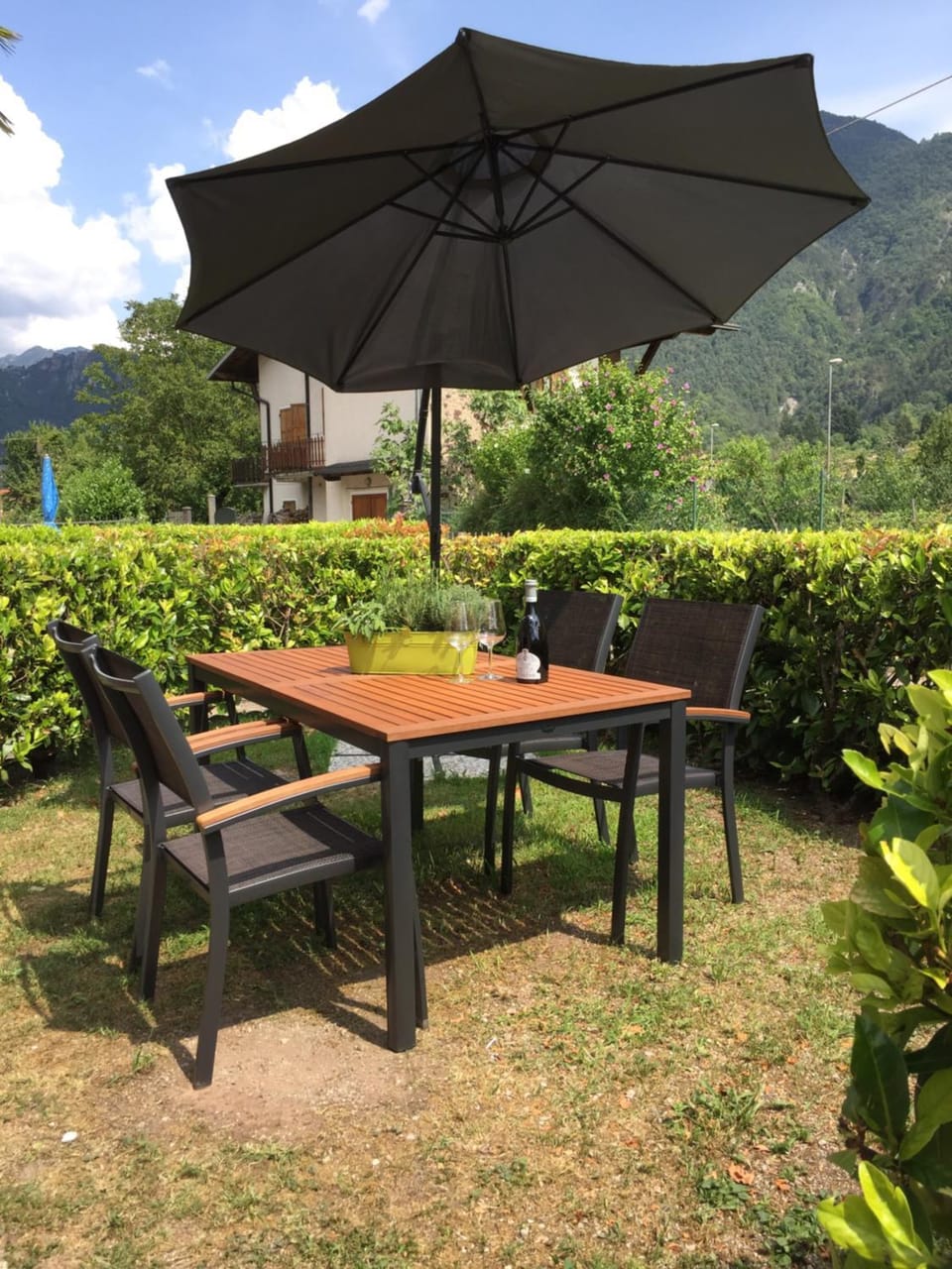 Garden, Dining area, Garden view, Mountain view